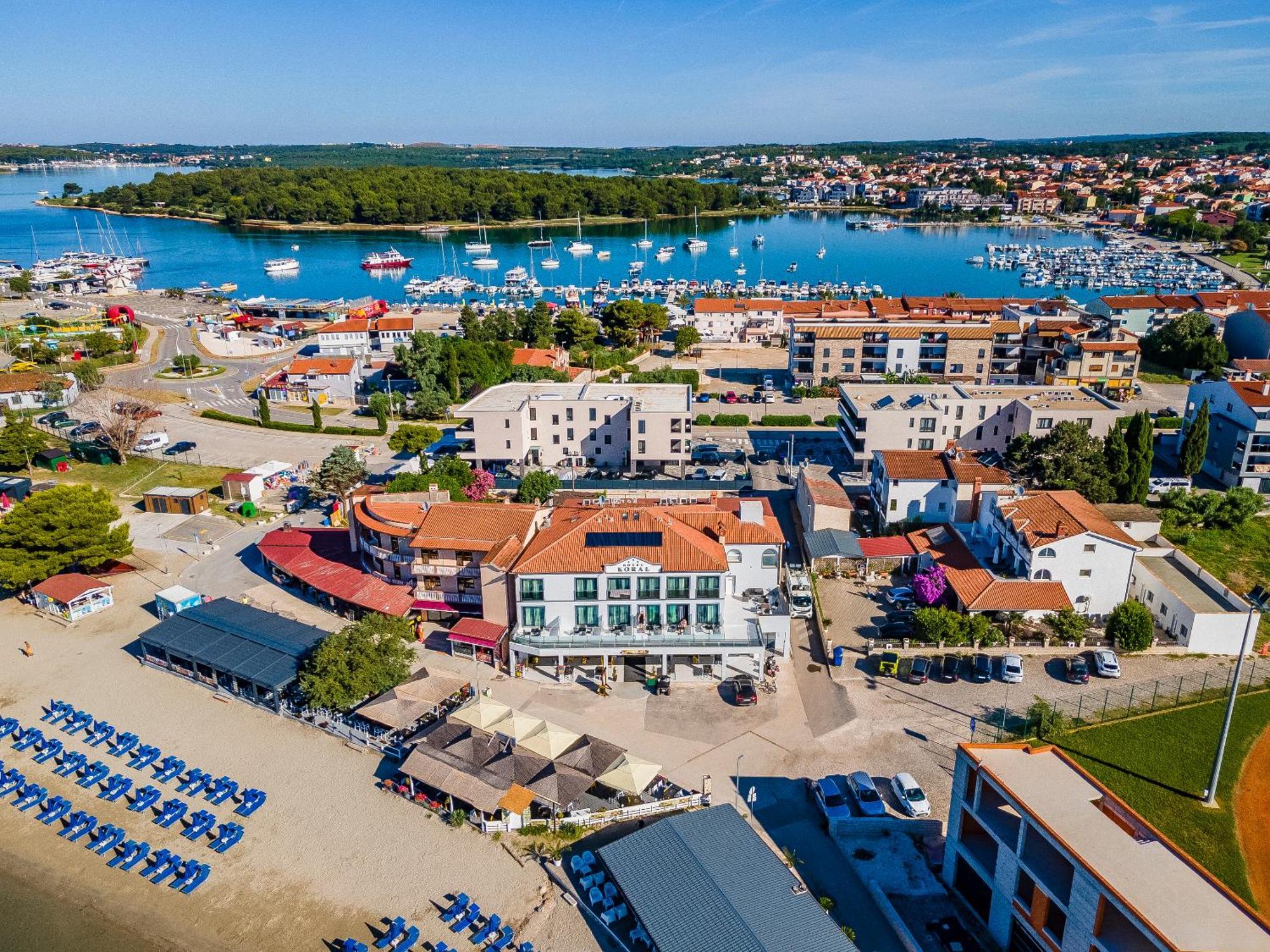 Hotel Koral Medulin Bagian luar foto