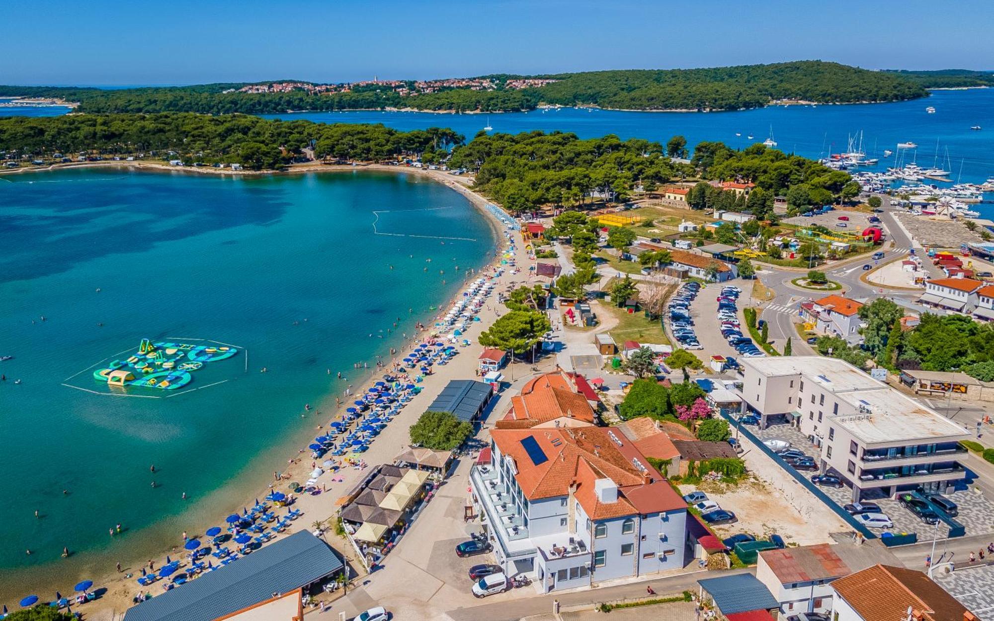 Hotel Koral Medulin Bagian luar foto